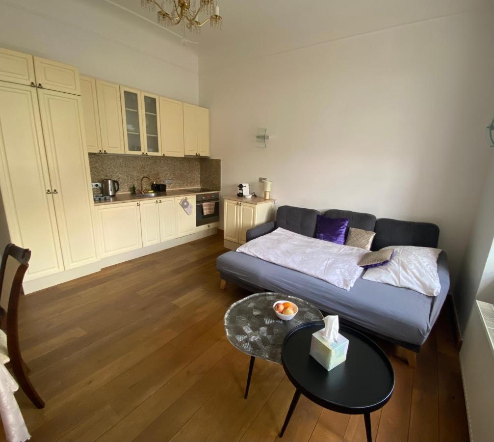 Charles Bridge Apartment Прага Экстерьер фото