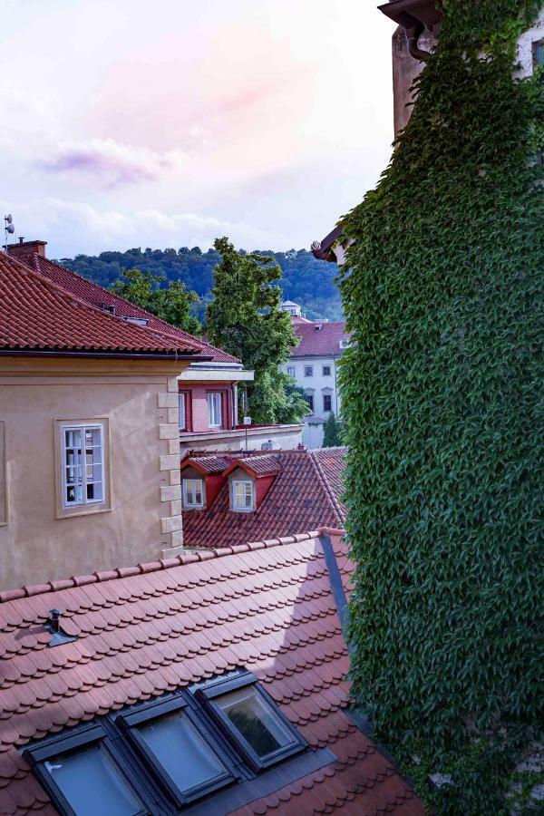 Charles Bridge Apartment Прага Экстерьер фото